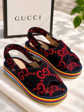 Kids Gucci Sandals Size 34 (Kids girl size 3 / 3.5) Blue & Red w/ Rainbow Soles